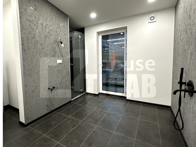 4ab130 ea2ffca0a15744af8ab8fdcd70eb81c8~mv2